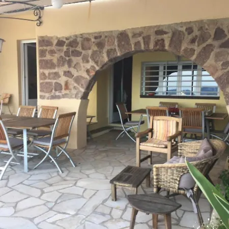 Villa With Private Beach - Lou Cade